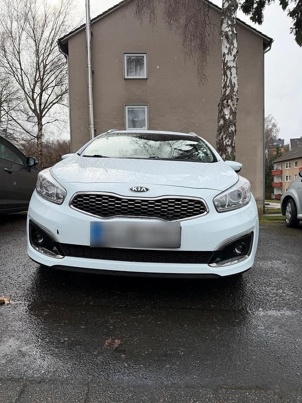 Gebraucht Kia Ceed 136 PS (100 kW) 2018 Weiß Kleinwagen