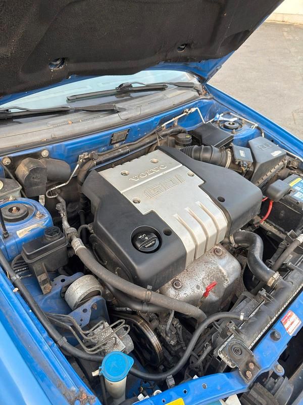 Gebraucht Volvo V40 122 PS (89 kW) 2002 Blau Kombi