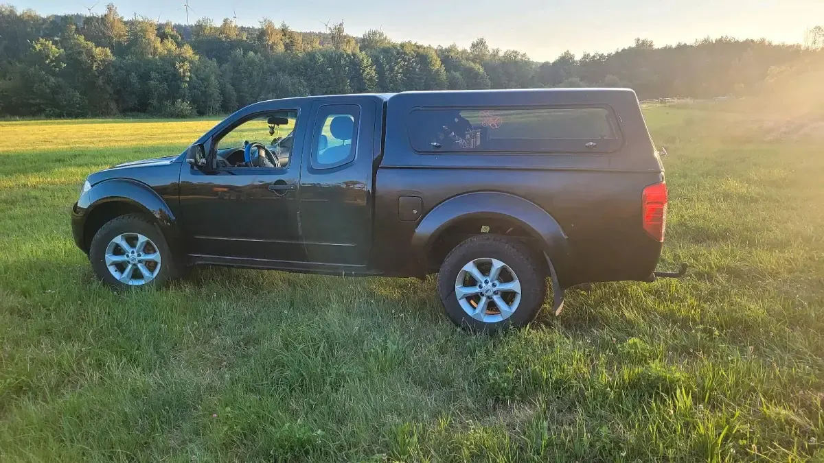 Gebraucht Nissan Navara 190 PS (139 kW) 2010 Schwarz Pickup