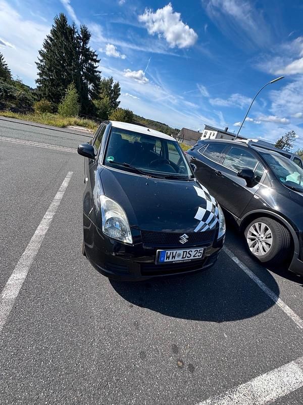 Schwarz Gebraucht 2007 Suzuki Swift Kleinwagen | 2.000 € (Guter Preis) - Bild 1/4