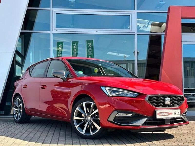 Rot Gebraucht 2020 Seat Leon FR Limousine | 18.490 € (Fairer Preis) - Bild 1/4