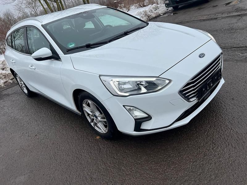 Gebraucht Ford Focus Cool & Connect 95 PS (69 kW) 2019 Weiß Kombi
