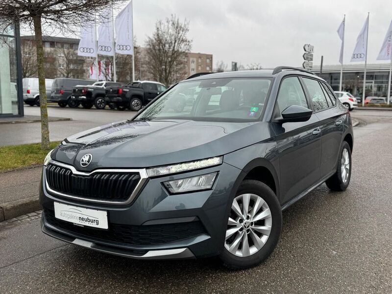 Grau Gebraucht 2021 Skoda Kamiq Ambition SUV | 22.800 € (Etwas zu teuer) - Bild 1/4