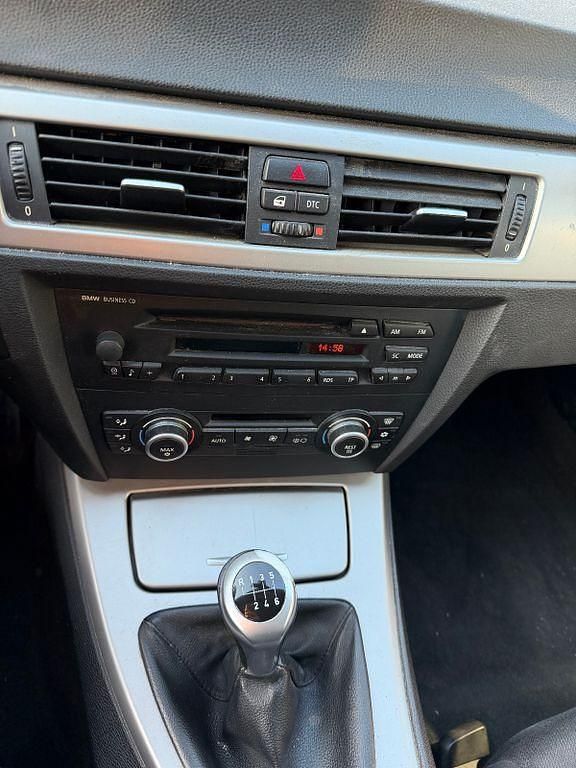 Gebraucht BMW 318 Advantage 129 PS (94 kW) 2007 Schwarz Kombi