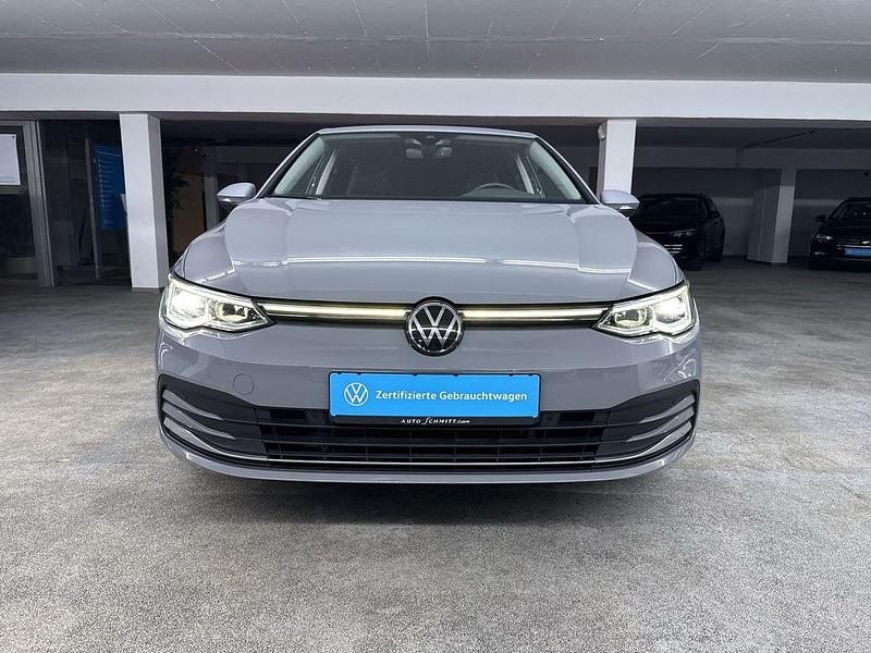 Gebraucht VW Golf VIII Style 150 PS (110 kW) 2024 Mondsteingrau Limousine