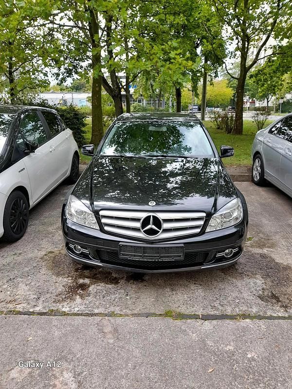Schwarz Gebraucht 2009 Mercedes C180 Limousine | 7.200 € (Fairer Preis) - Bild 1/4