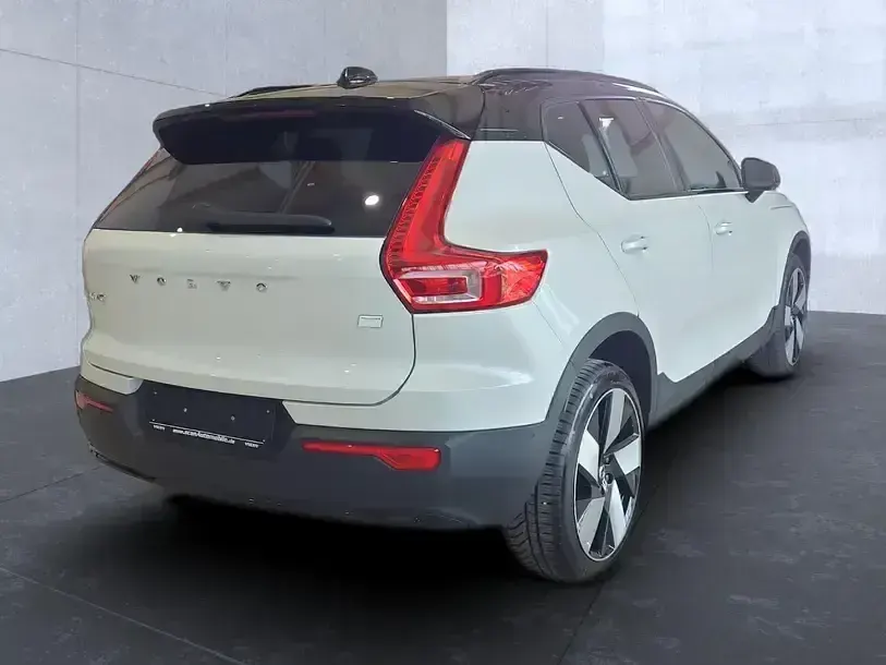 Gebraucht Volvo XC40 Ultimate 185 kW (252 PS) 2023 Weiss SUV