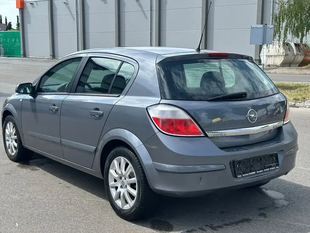 Gebraucht Opel Astra Sport 105 PS (77 kW) 2004 Grau Limousine