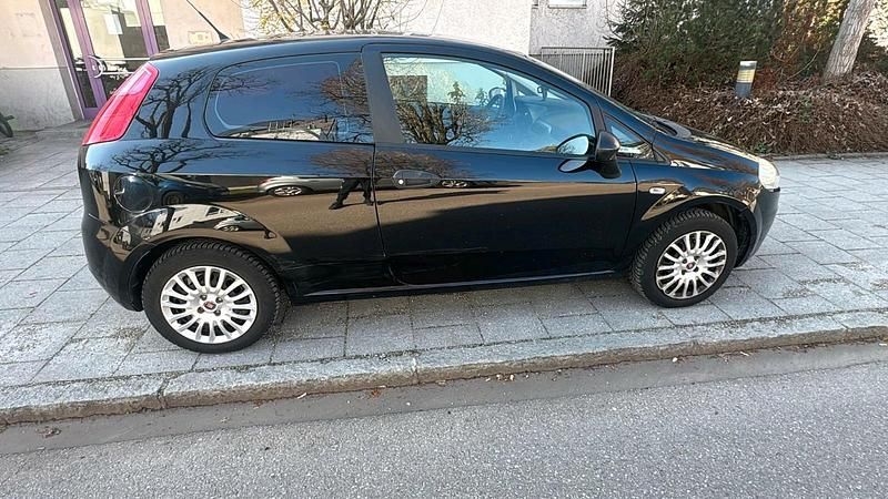 Gebraucht Fiat Punto 65 PS (47 kW) 2009 Schwarz Kleinwagen