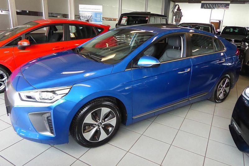 Blau Gebraucht 2018 Hyundai Ioniq Premium Limousine | 13.990 € (Fairer Preis) - Bild 1/4