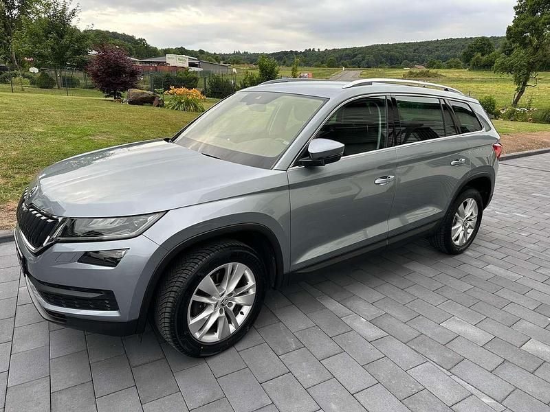 Seda business/business grey Gebraucht 2018 Skoda Kodiaq Style SUV | 25.750 € (Guter Preis) - Bild 1/4
