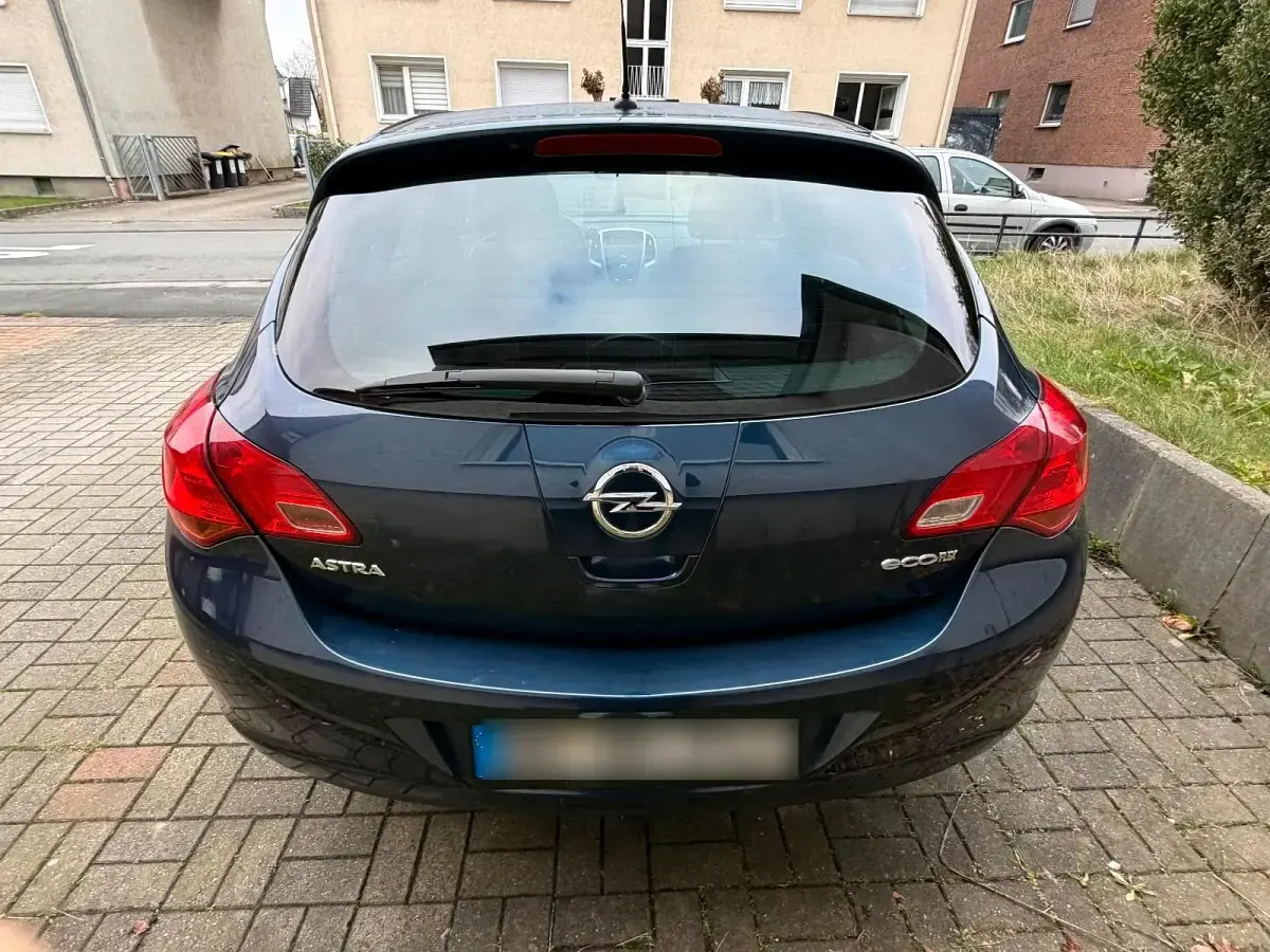 Gebraucht Opel Astra 87 PS (63 kW) 2012 Blau Kleinwagen