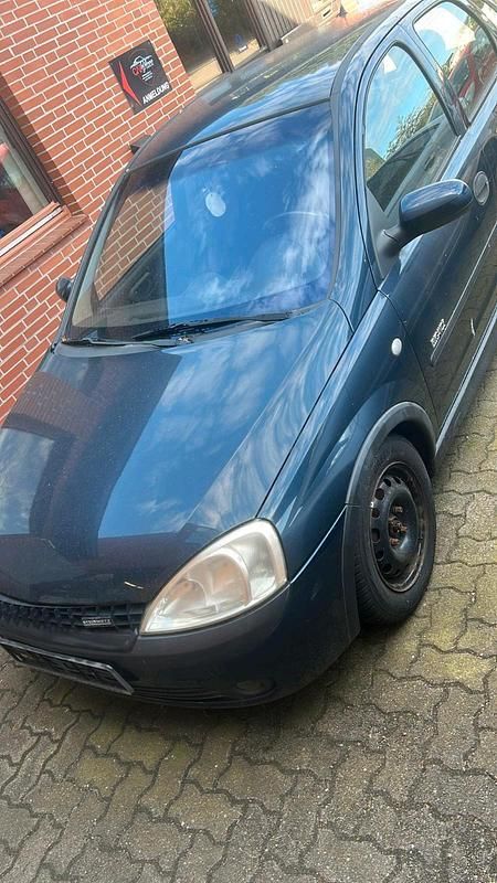 Blau Gebraucht 2002 Opel Corsa Kleinwagen | 450 € (Superpreis) - Bild 1/4