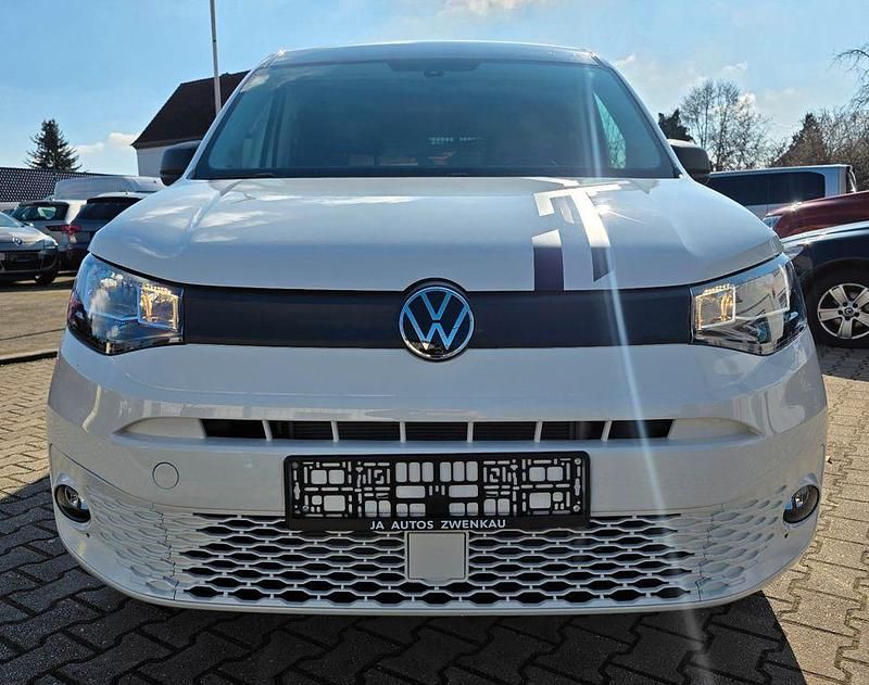 Gebraucht VW Caddy Maxi Basis 122 PS (89 kW) 2023 Weiß Van / Kleinbus