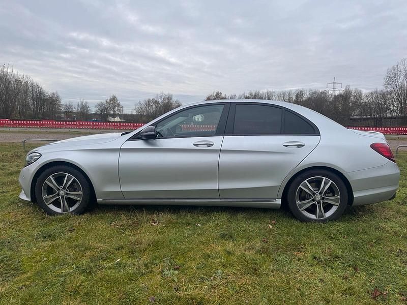 Silber Gebraucht 2019 Mercedes C220 Night Limousine | 24.999 € (Fairer Preis) - Bild 1/4