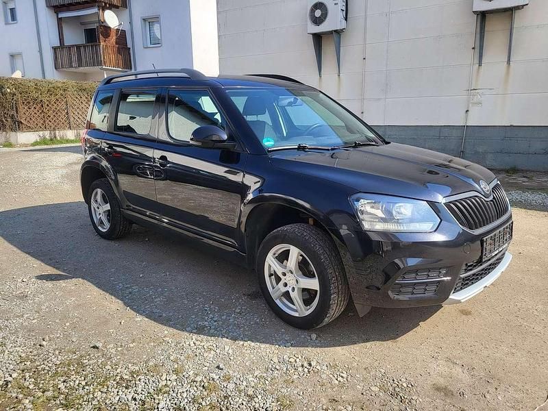Second-hand Skoda Yeti Active 110 CP (80 kW) 2014 Negru SUV