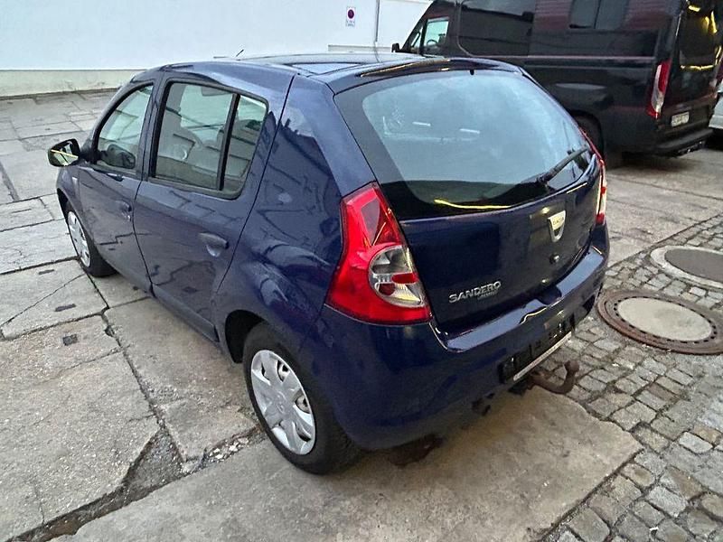Gebraucht Dacia Sandero 75 PS (55 kW) 2008 Blau Kleinwagen