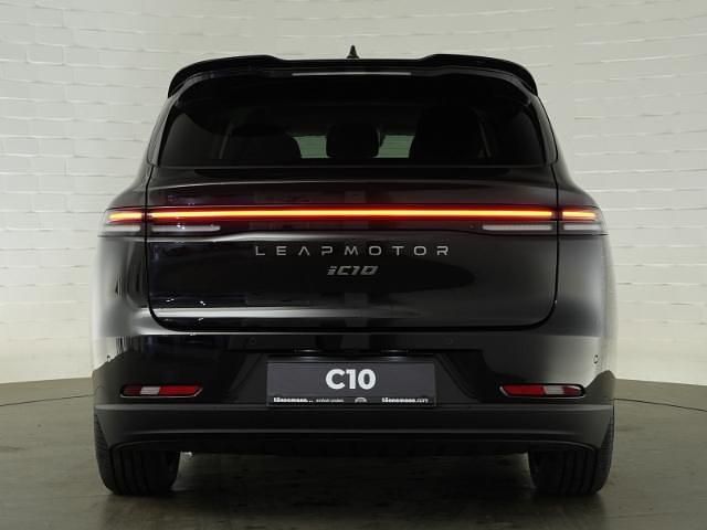 Neu Leapmotor C10 439 kW (598 PS) 2026 Metallic black SUV