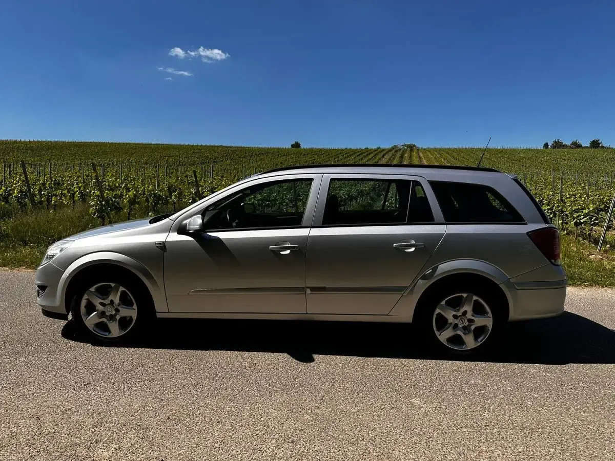 Gebraucht Opel Astra Catch Me 101 PS (74 kW) 2007 Silber Kombi