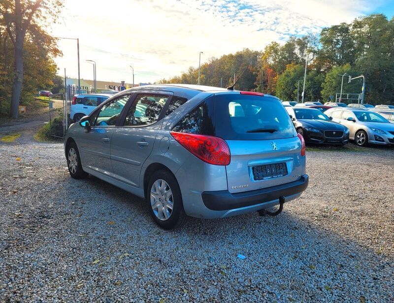 Gebraucht Peugeot 207 Tendance 95 PS (69 kW) 2010 Lackierung inariblau/metallic Kombi