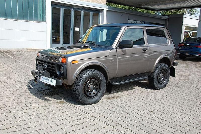 Braun Gebraucht 2019 Lada niva SUV | 12.980 € (Fairer Preis) - Bild 1/4