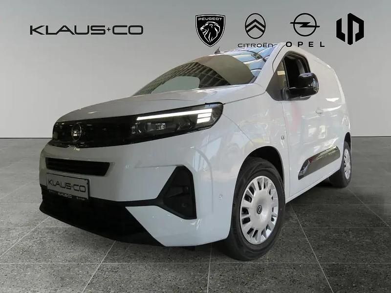 Weiss / außenfarbe kaolin weiß Neu 2025 Opel Combo-e Life Limousine | 33.980 € - Bild 1/3