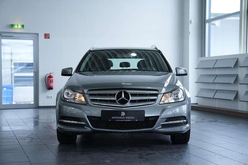 Gebraucht Mercedes C250 Avantgarde 204 PS (150 kW) 2012 Palladiumsilber  lack Kombi