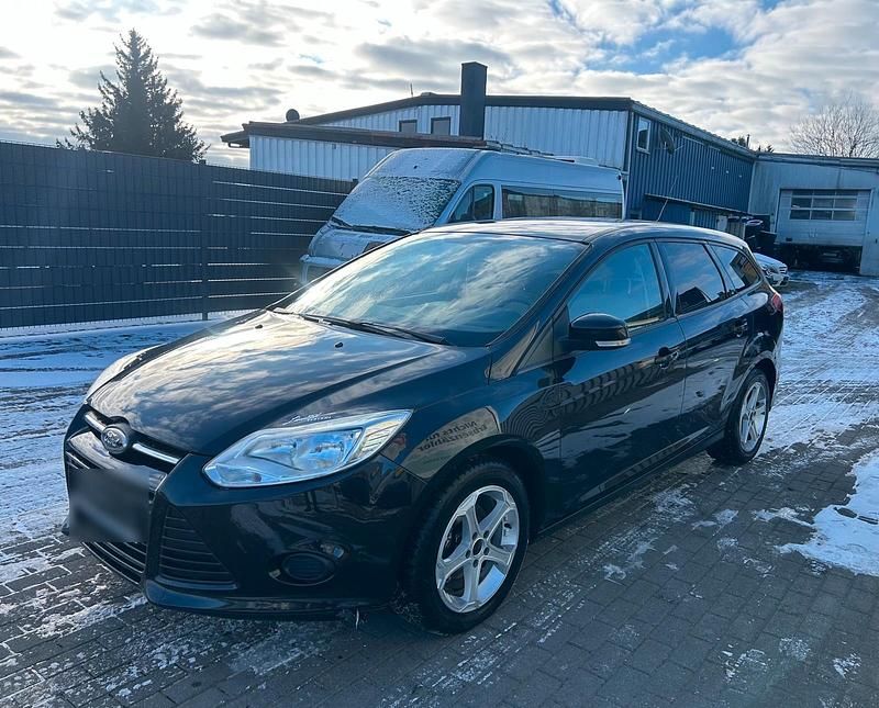 Schwarz Gebraucht 2012 Ford Focus Kombi | 1.700 € (Superpreis) - Bild 1/4