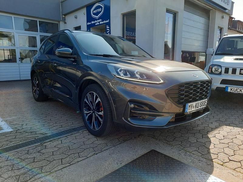 Grau Gebraucht 2021 Ford Kuga ST-Line X SUV | 25.540 € (Etwas zu teuer) - Bild 1/4