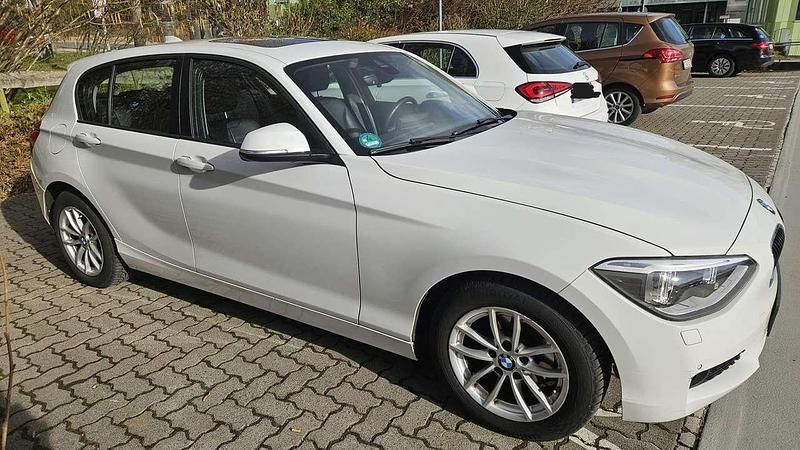 Gebraucht BMW 116 Sport Line 116 PS (85 kW) 2015 Weiß Kleinwagen