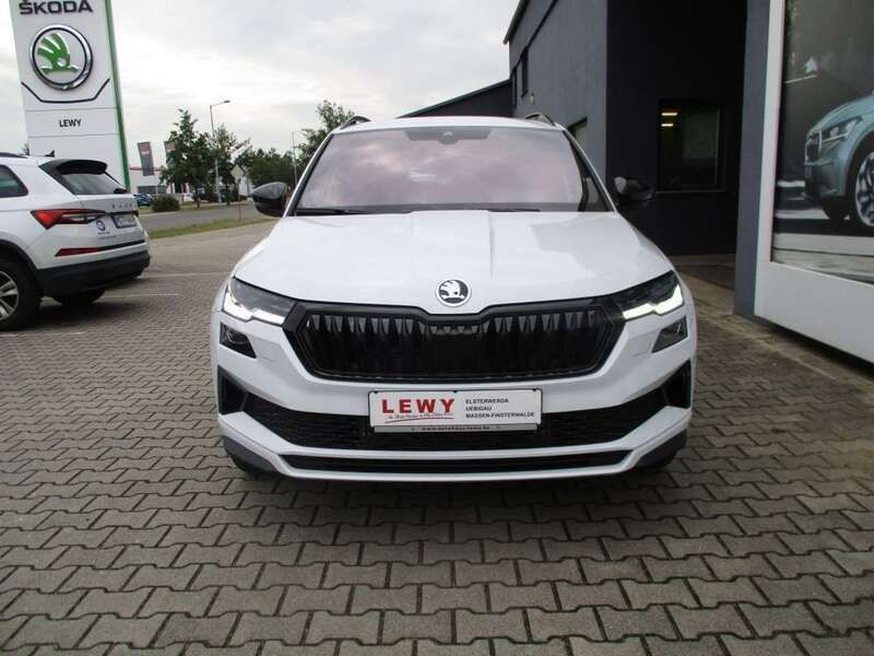 Gebraucht Skoda Karoq SportLine 150 PS (110 kW) 2024 Moon white metallic SUV