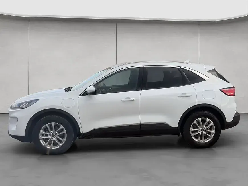 Używany Ford Kuga Titanium 224 KM (164 kW) 2022 Biały SUV