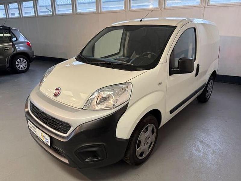 Gebraucht Fiat Fiorino 135 PS (99 kW) 2018 Weiß Van / Kleinbus