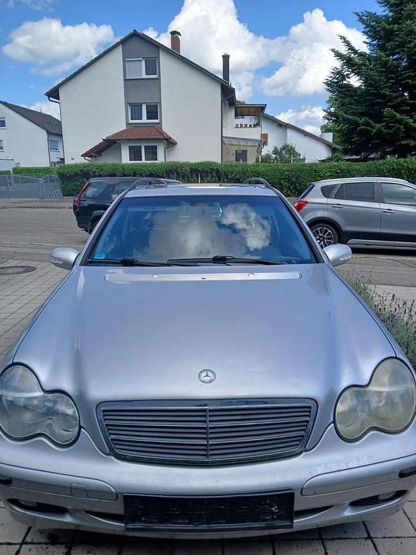 Silber Gebraucht 2001 Mercedes C200 Classic Kombi | 1.800 € (Fairer Preis) - Bild 1/4