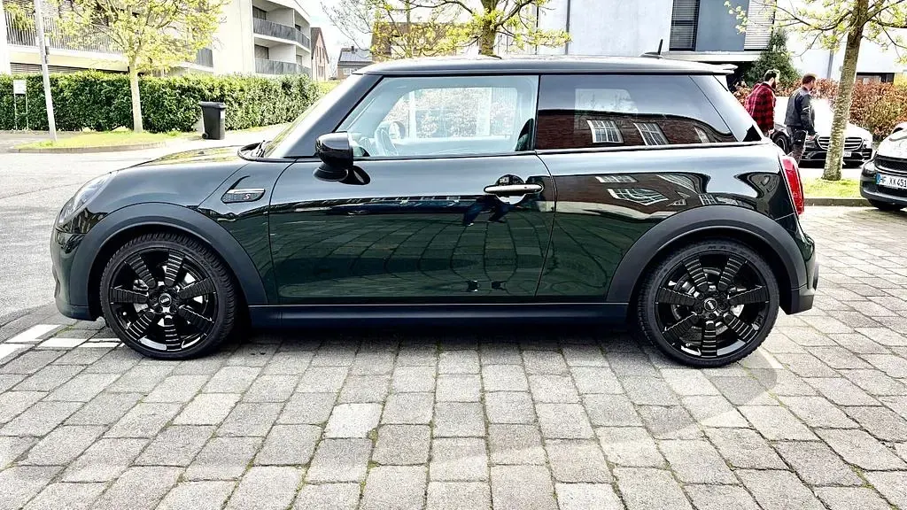 Gebraucht Mini Cooper S Resolute Edition 178 PS (130 kW) 2024 Grün Kleinwagen