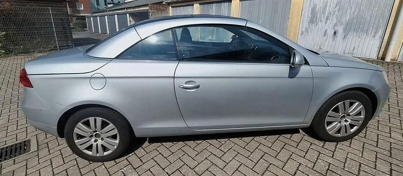 Second-hand VW Eos 160 CP (117 kW) 2009 Argintiu Cabrio