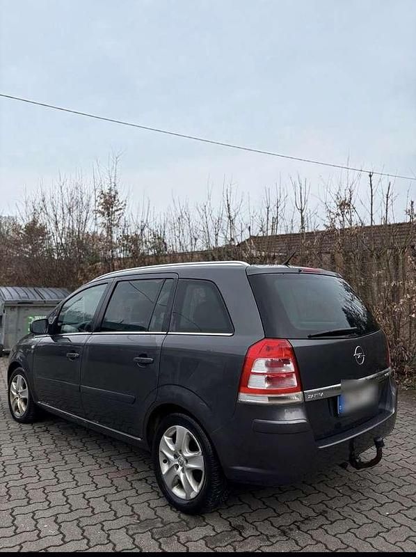 Gebraucht Opel Zafira 125 PS (91 kW) 2010 Van / Kleinbus
