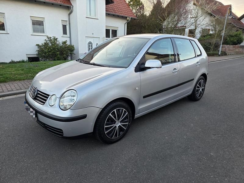 Gebraucht VW Polo 64 PS (47 kW) 2003 Silber Kleinwagen