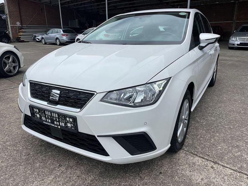 Weiß Gebraucht 2020 Seat Ibiza Style Limousine | 8.399 € (Fairer Preis) - Bild 1/4