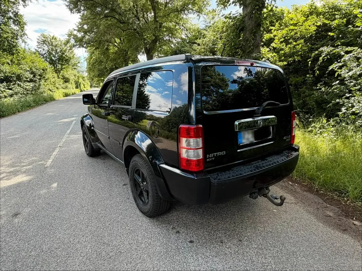 Gebraucht Dodge Nitro SXT 177 PS (130 kW) 2010 SUV