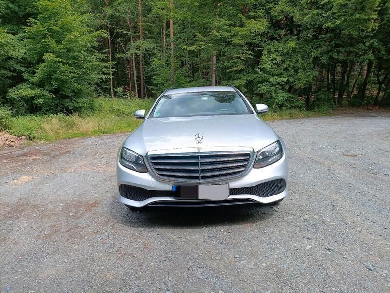 Silber Gebraucht 2017 Mercedes E220 Kombi | 16.000 € (Superpreis) - Bild 1/4