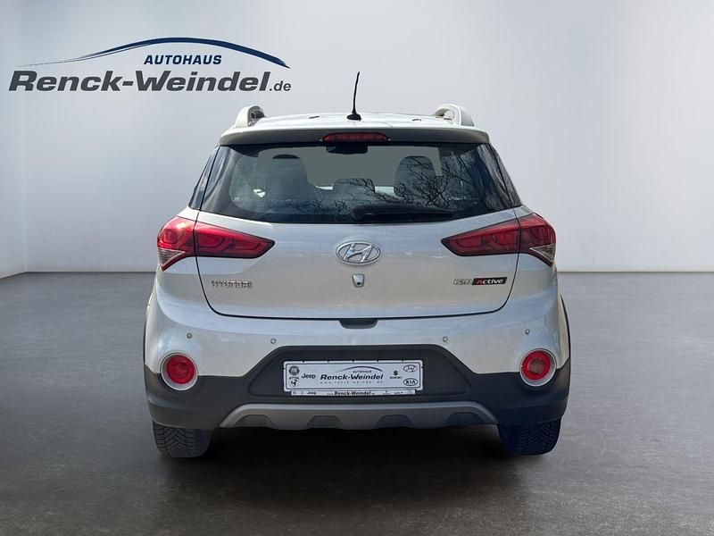 Gebraucht Hyundai i20 Active 101 PS (74 kW) 2018 Silber Kleinwagen