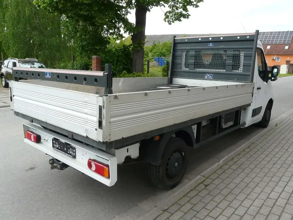 Gebraucht Renault Master 125 PS (91 kW) 2014 Gletscherweiss Van