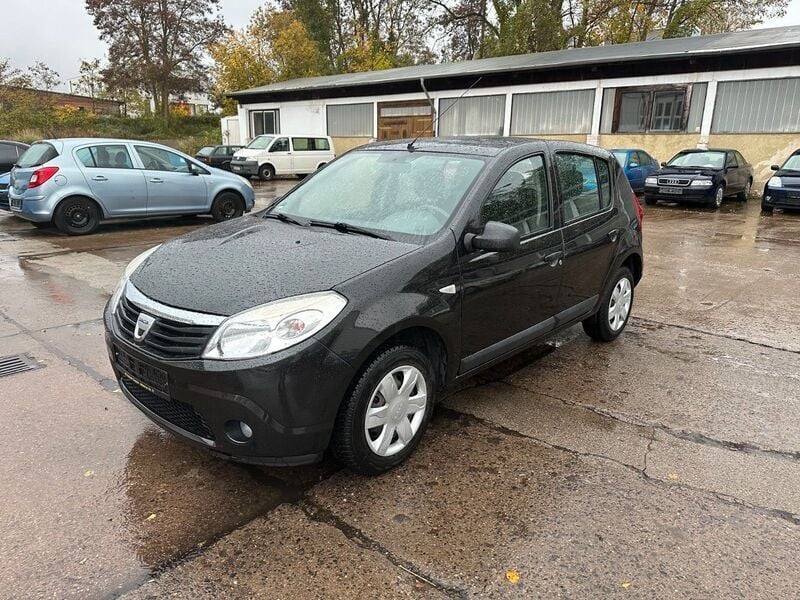 Gebraucht Dacia Sandero 75 PS (55 kW) 2010 Schwarz Kleinwagen