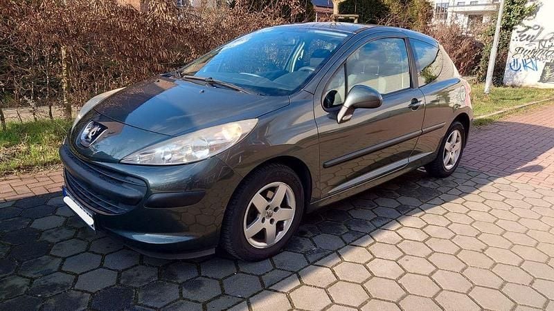Grau Gebraucht 2006 Peugeot 207 Kleinwagen | 770 € (Superpreis) - Bild 1/4