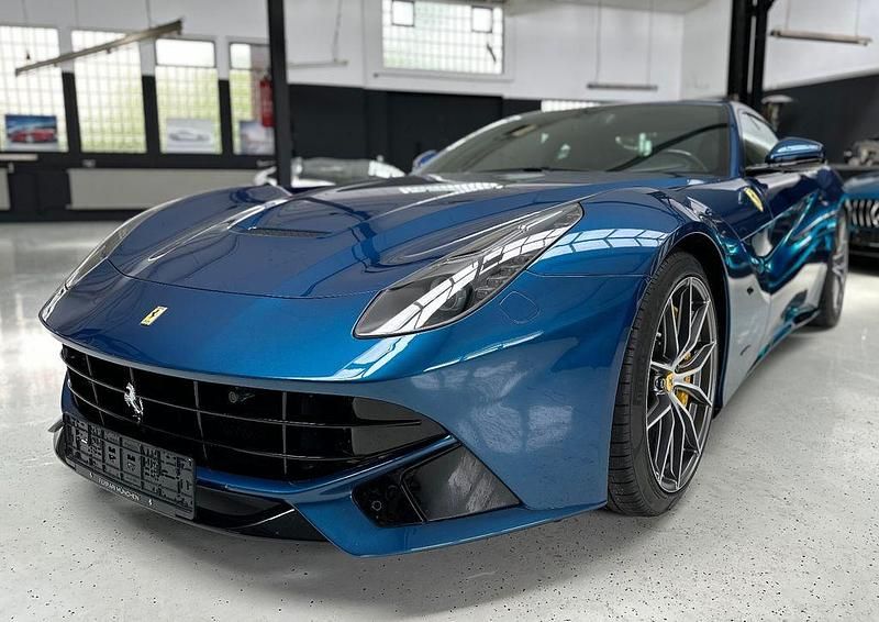 Blau Gebraucht 2012 Ferrari F12 Coupé | 269.000 € (Etwas zu teuer) - Bild 1/4