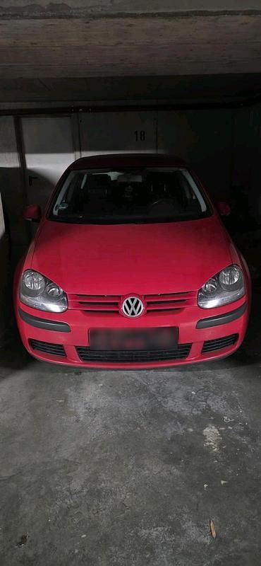 Second-hand VW Golf IV 115 CP (84 kW) 2004 Roșu Hatchback