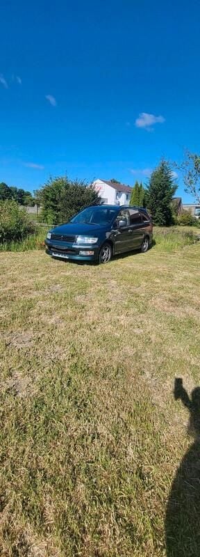 Grün Gebraucht 2001 Mitsubishi Space Wagon Van / Kleinbus | 2.250 € (Etwas zu teuer) - Bild 1/4