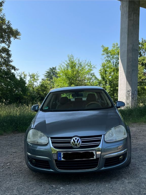 Grün Gebraucht 2006 VW Jetta Comfortline Limousine | 2.900 € (Teuer) - Bild 1/4