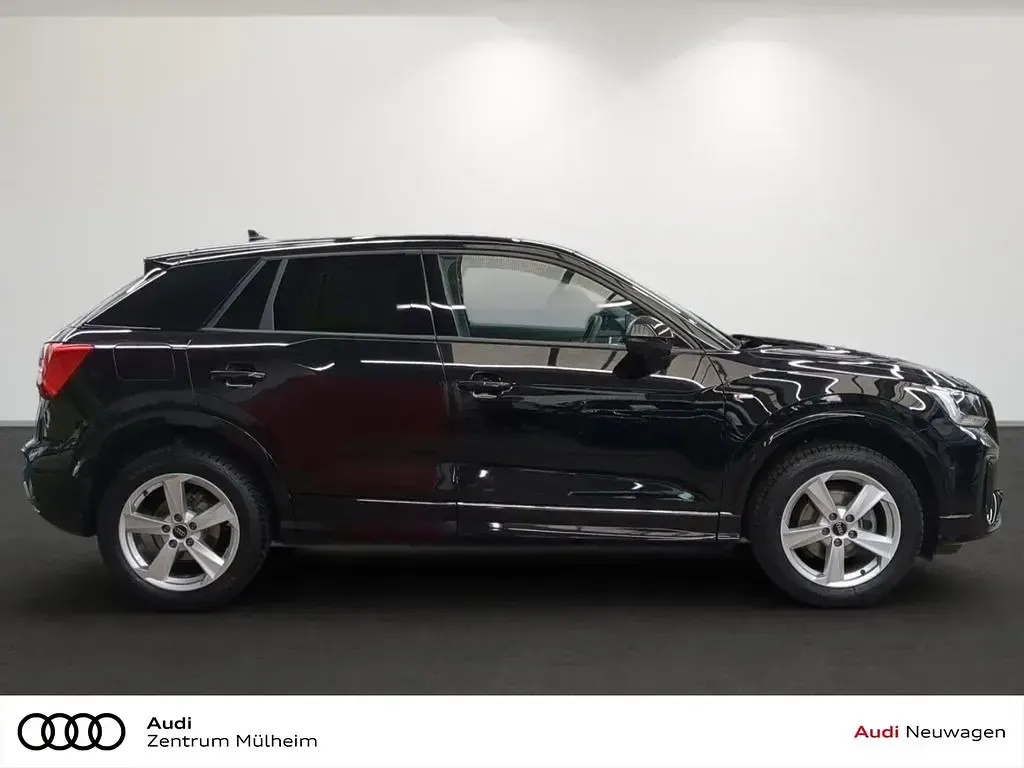 Gebraucht Audi Q2 S-Line 116 PS (85 kW) 2025 Schwarz SUV